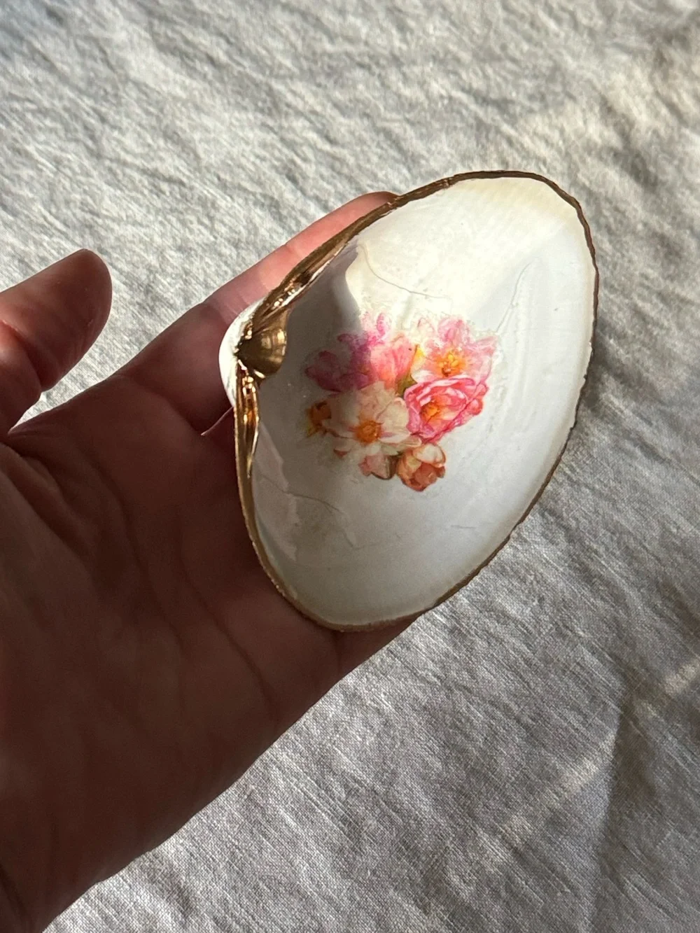 Gilded natural clam shell ring dishes - Garden Collection